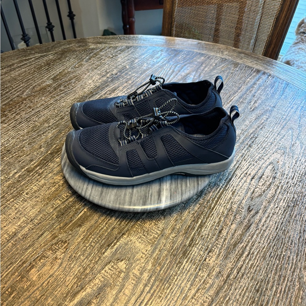 Men’s~Lands End Navy-Water Land Trainers! 🏝️